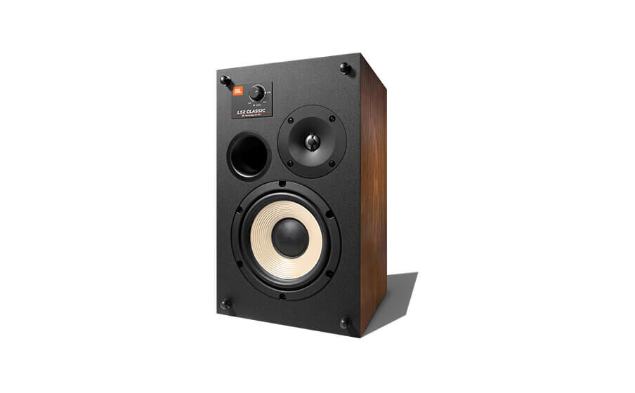 L52 Classic Altavoz en blanco de 130&nbsp;mm con marco moldeado y cono de pulpa pura en dise&ntilde;o de reflejo de graves con puerto de vibraci&oacute;n frontal. - Image