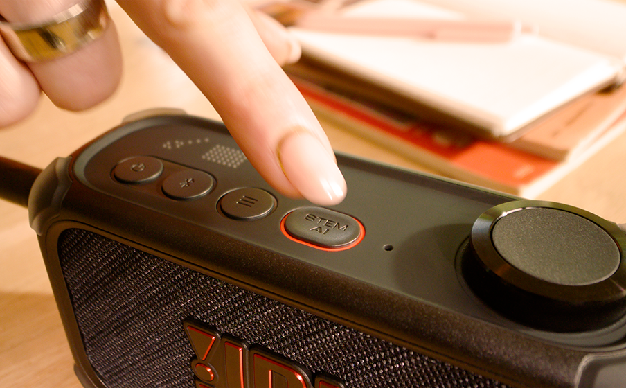 JBL BandBox Solo Separaci&oacute;n de voces e instrumentos en tiempo real con Stem AI - Image