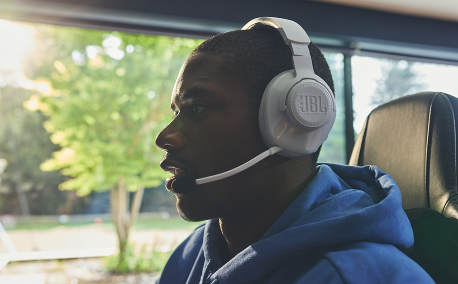 Vive el juego al m&aacute;ximo con JBL QuantumSURROUND Sound Signature