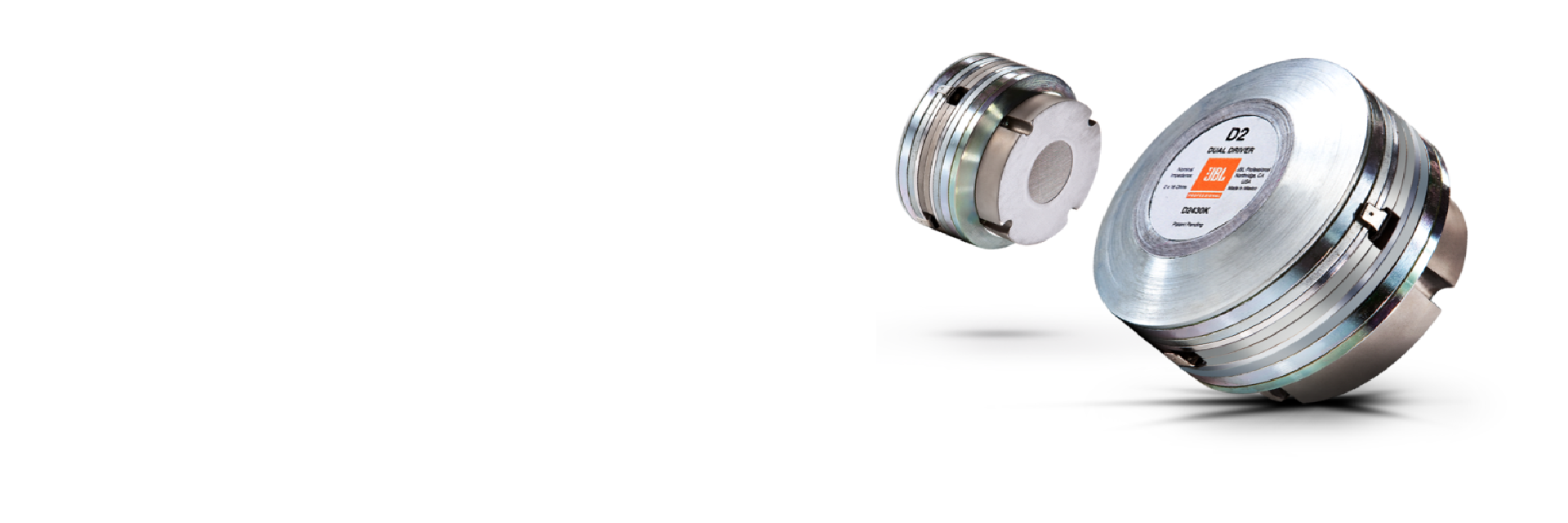 Altavoz de graves patentado con Differential Drive® dual de 380 mm y diseño de reflejo de graves con dos puertos de ajuste de vibración delantera.
