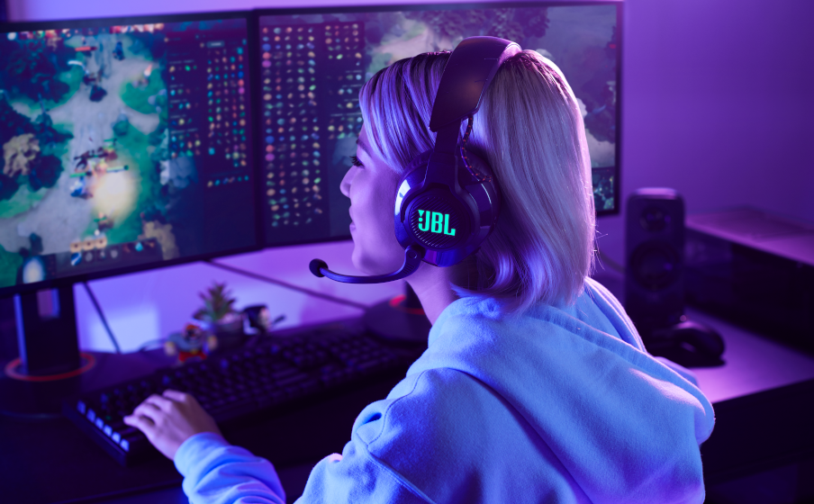 Vive el juego al m&aacute;ximo con JBL QuantumSURROUND&trade; y DTS