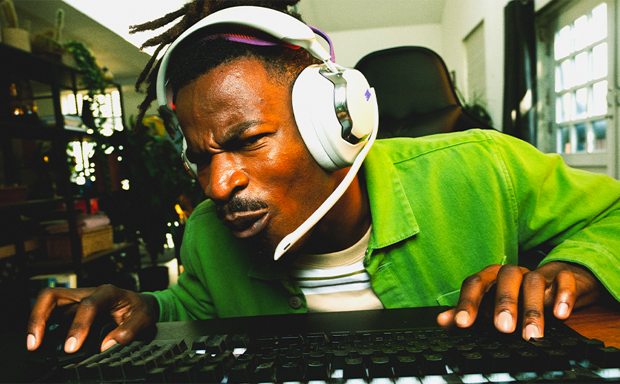 Drivers din&aacute;micos de carbono de 50&nbsp;mm para el sonido JBL Quantum definitivo